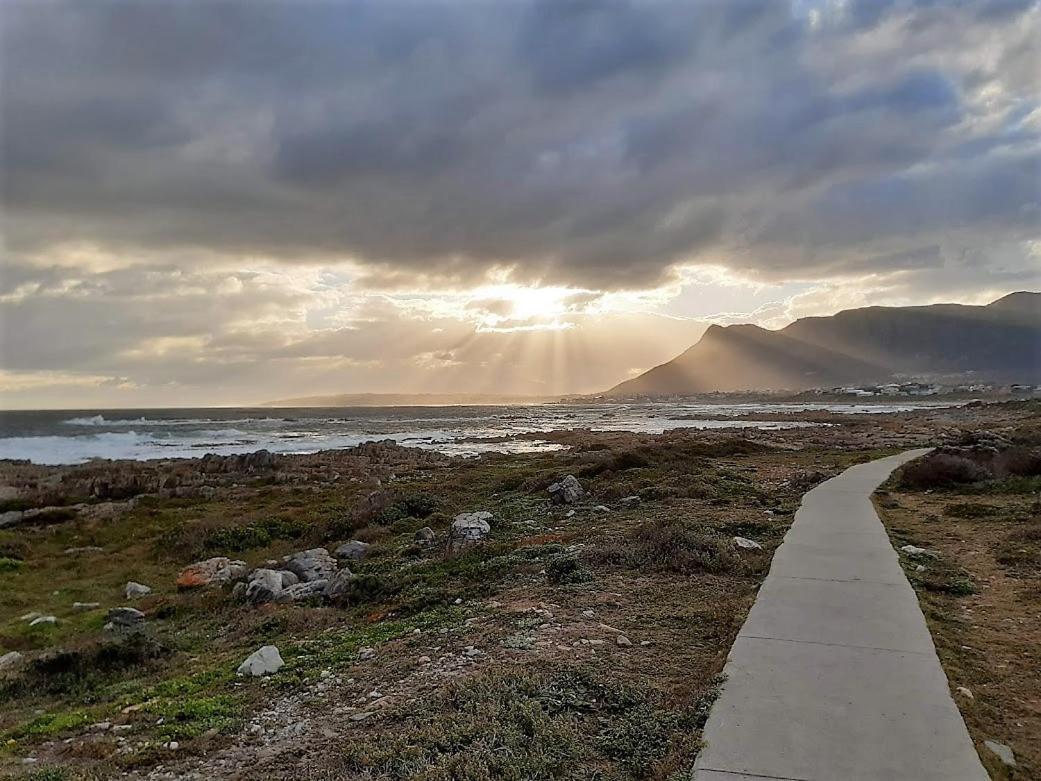 Nelmaranja Beach House Villa Hermanus Exterior photo